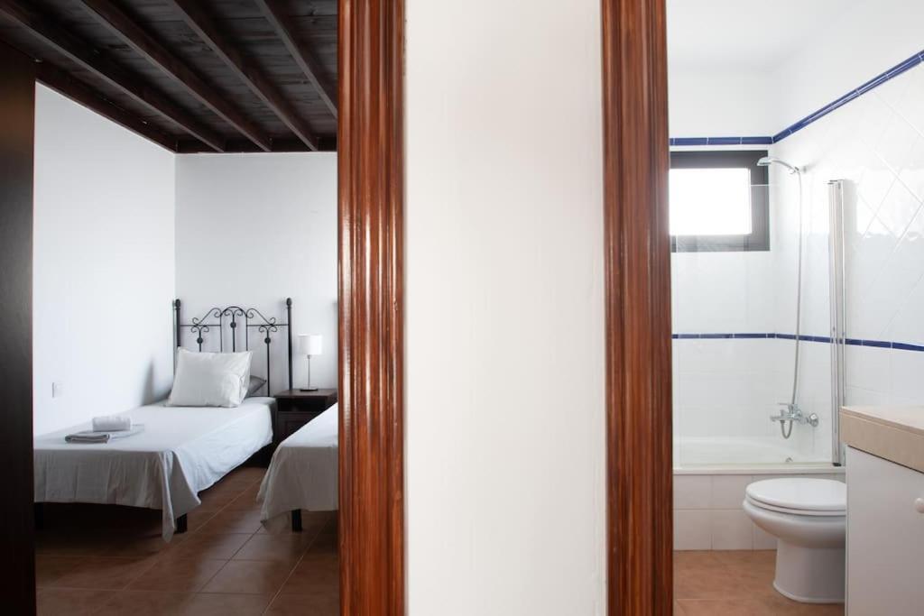 Casa Marlay Spacious, Heated Pool, Bbq & Fast Wi-Fi Only 15 Minutes Walk To Town Playa Blanca  Exterior foto